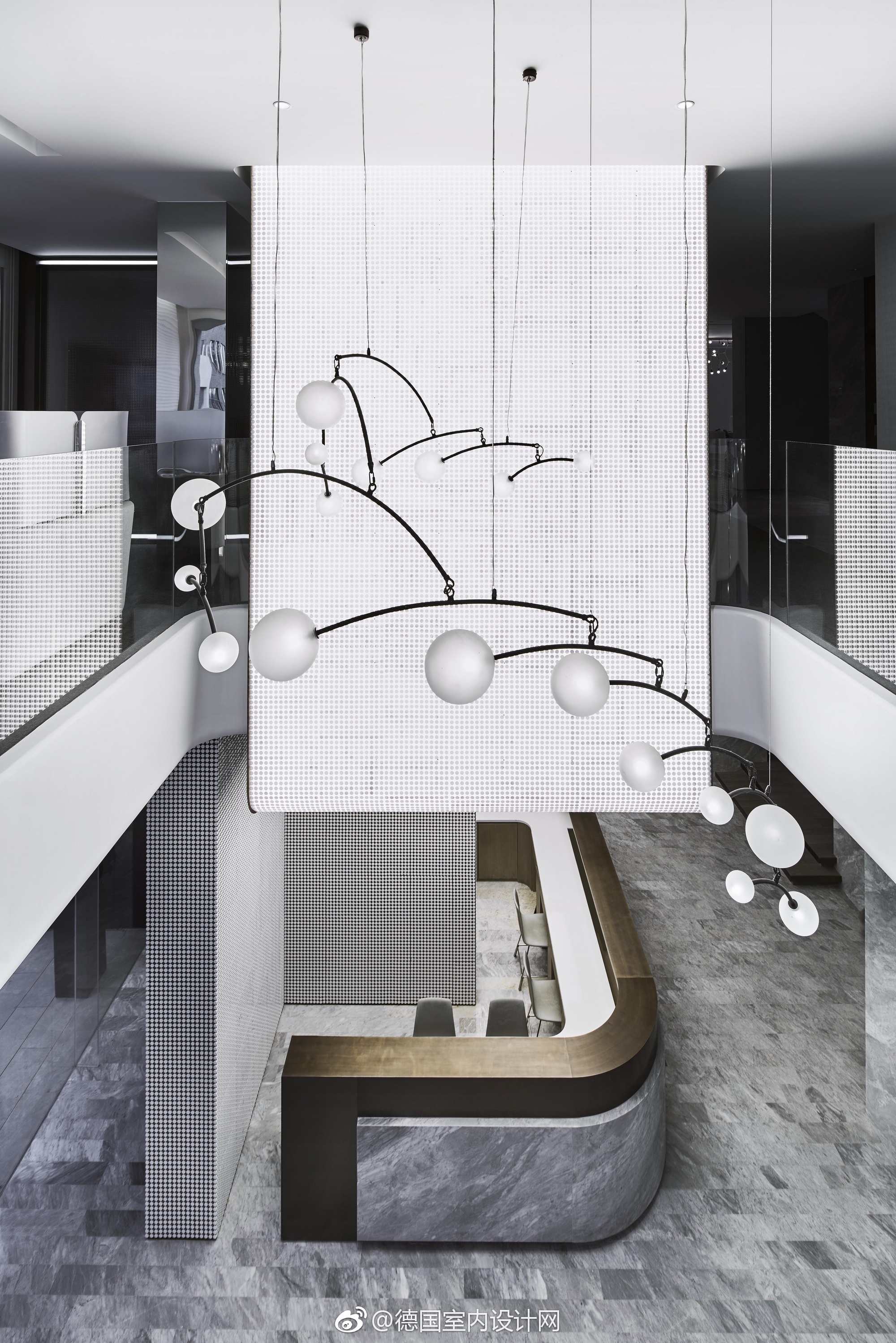 美立方办公会所丨设计师凭借娴熟的空间调度能