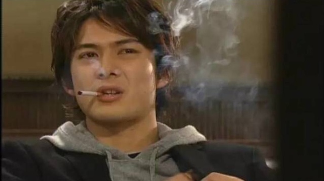 他是日本最后的美少年，却因恋爱打人惨遭封杀，如今成落魄大叔！