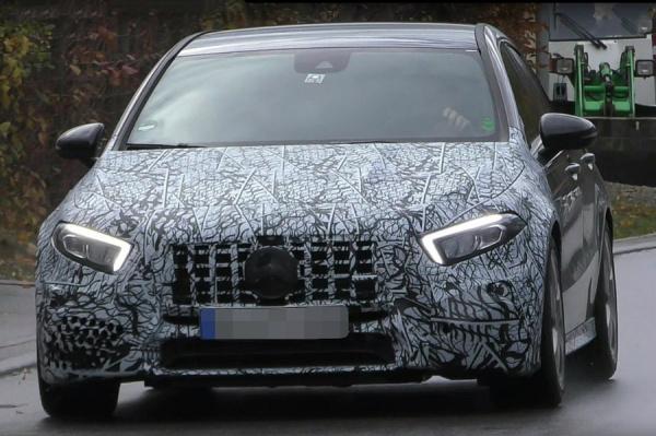 新一代奔驰 A 45积极路试中