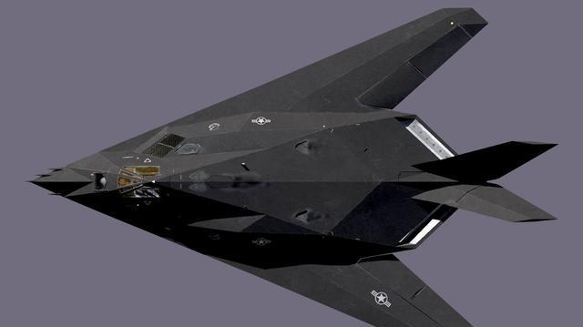 世界上第一架隐形轰炸机 F117