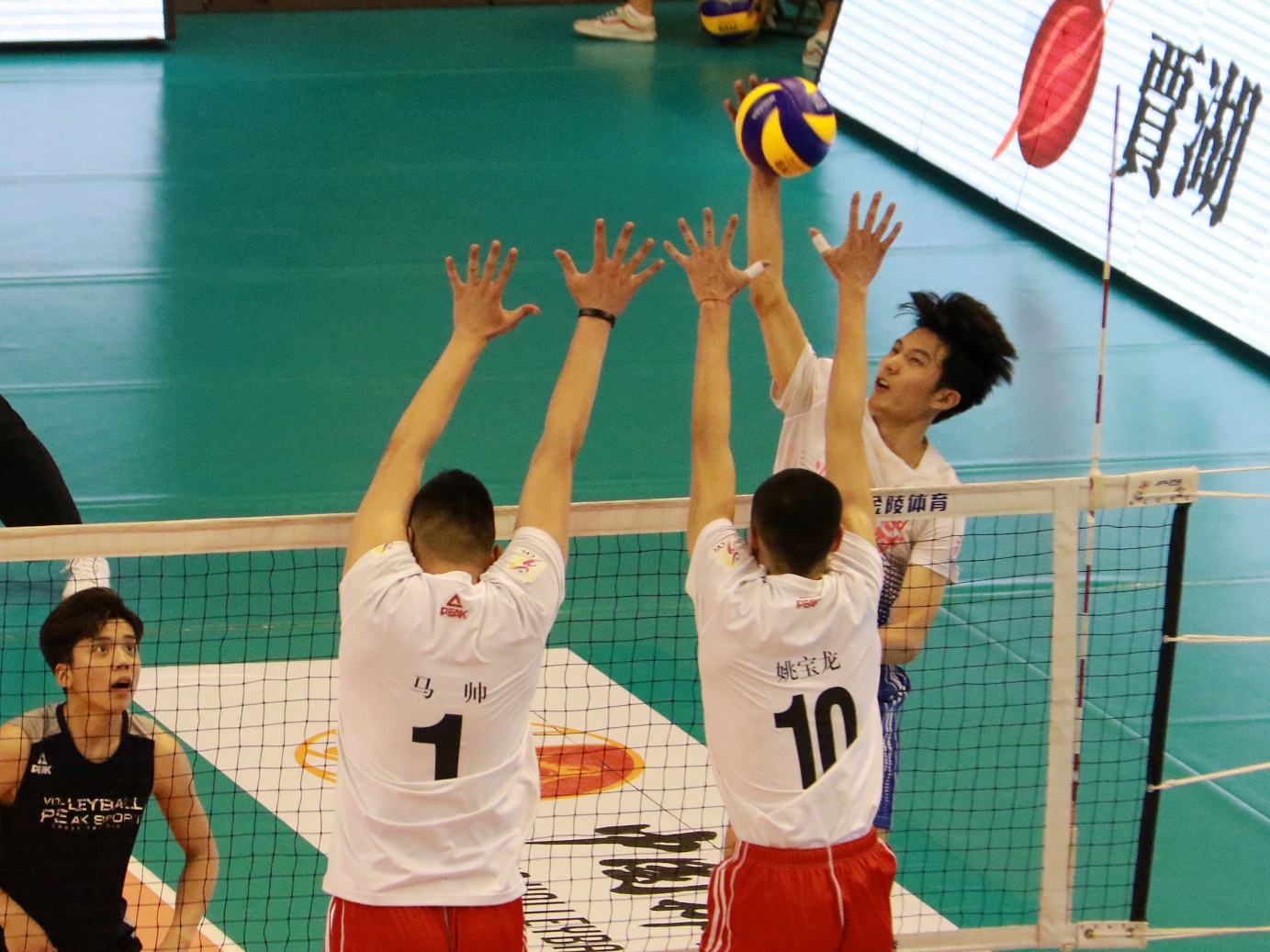 全国排球冠军赛第三比赛日综述,女排积分榜三