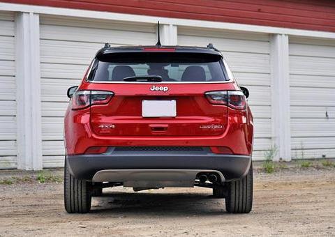 20万内最“硬派”的SUV，2.4L+9AT+四驱，越野性能同级没对手！