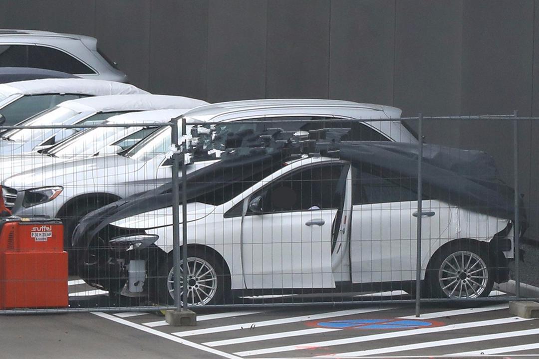 土豪们准备好了吗？新奔驰B-class曝光，内饰不在简陋