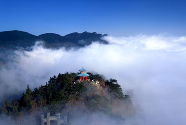 庐山--中华十大名山之一