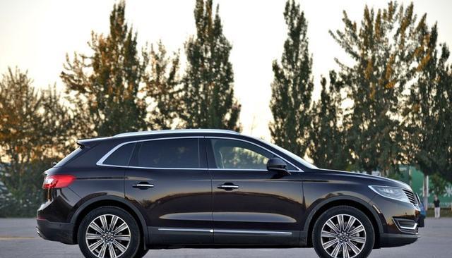 美系大块头，外观比雷克萨斯还唬人，45万的豪车乡下无人识