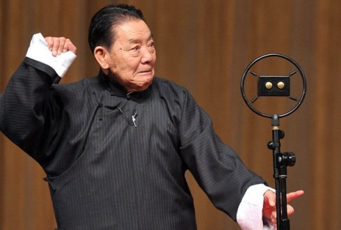 评书大师单田芳病逝,58岁丧妻后一直单身,女儿是非相声演员单联丽