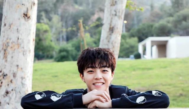 百分九萌颜暴击,黄明昊帅萌,农农可怜萌,蔡徐坤