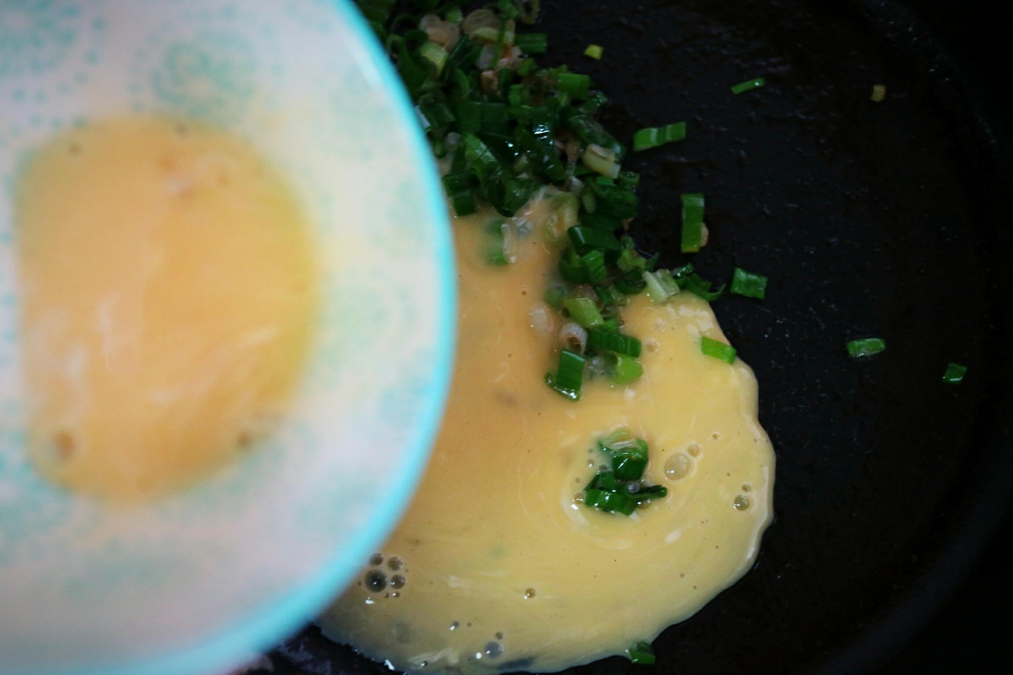 葱花煎蛋怎么做_葱花煎蛋的做法_豆果美食
