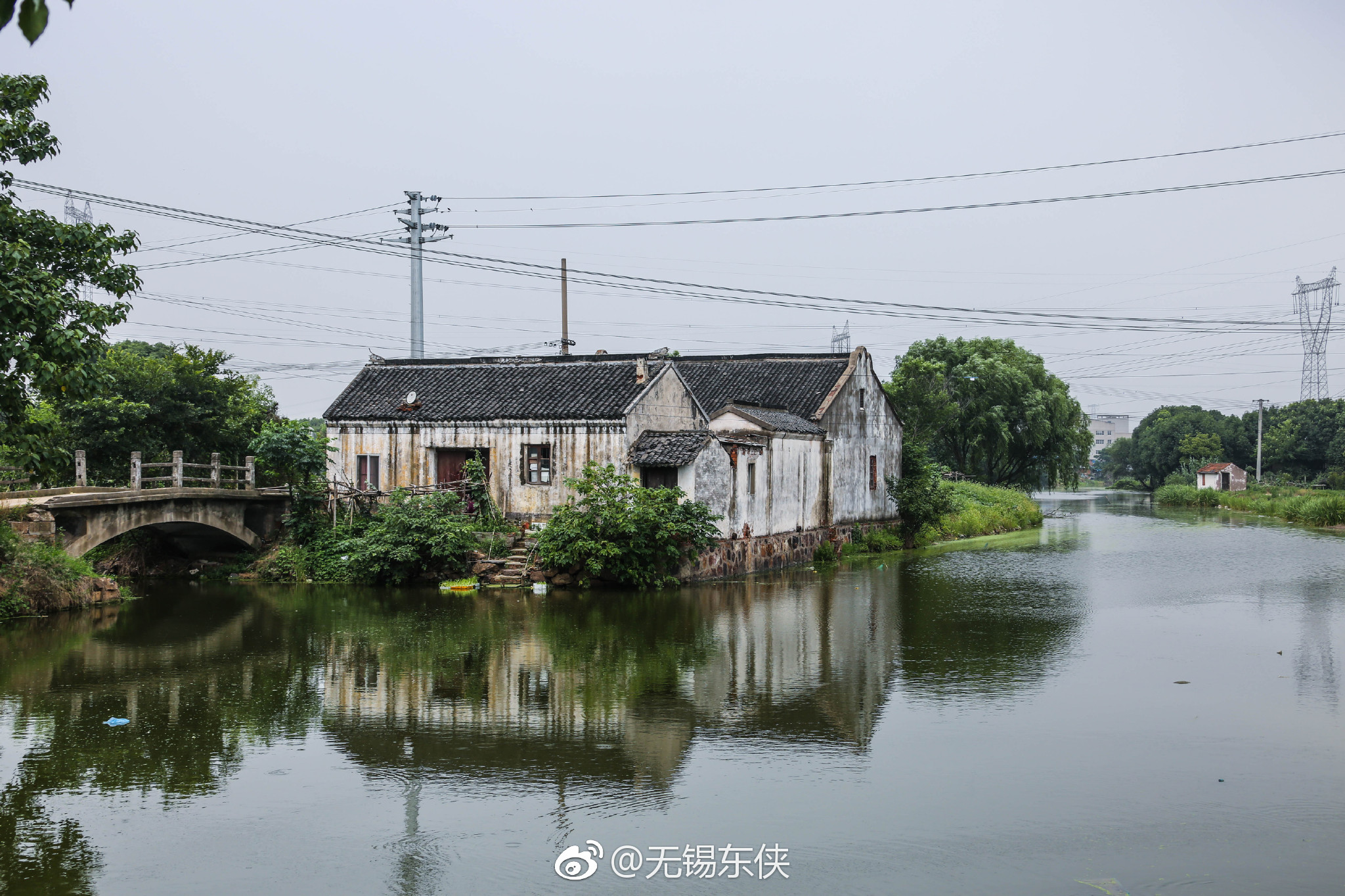 在惠山区前洲街道黄石街村东南方向有个自然村名叫东村桥