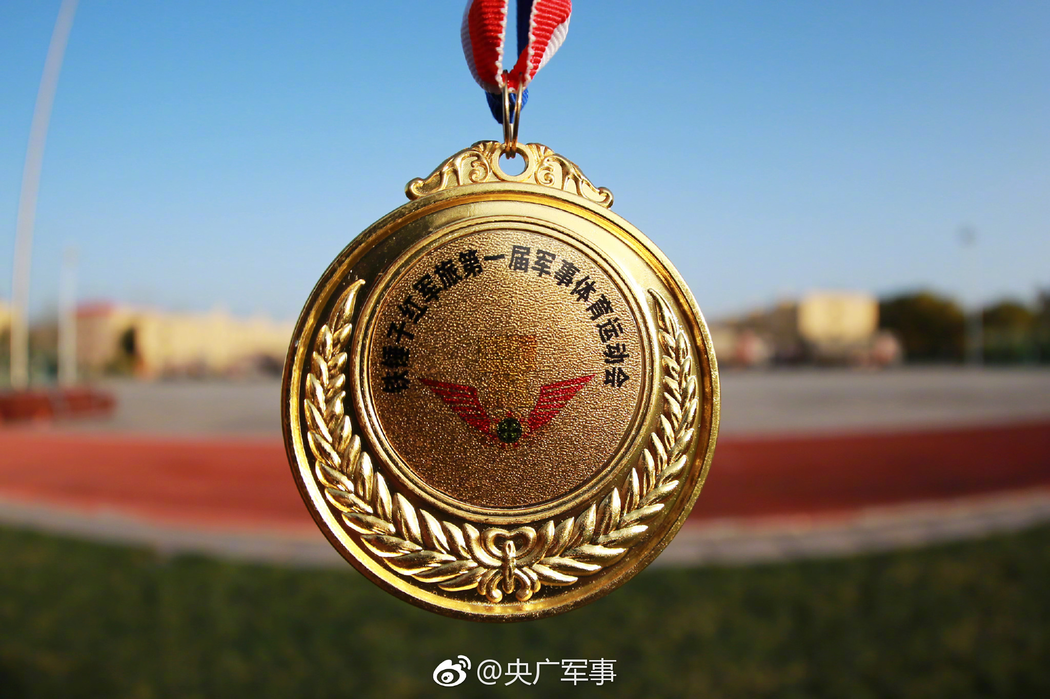 陆军第76集团军某旅举行铁锤子杯首届军事体