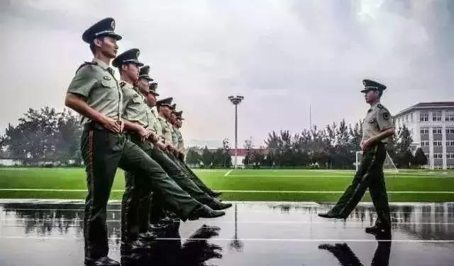 关于军人涨工资该不该、怎么涨,我只说3句话!