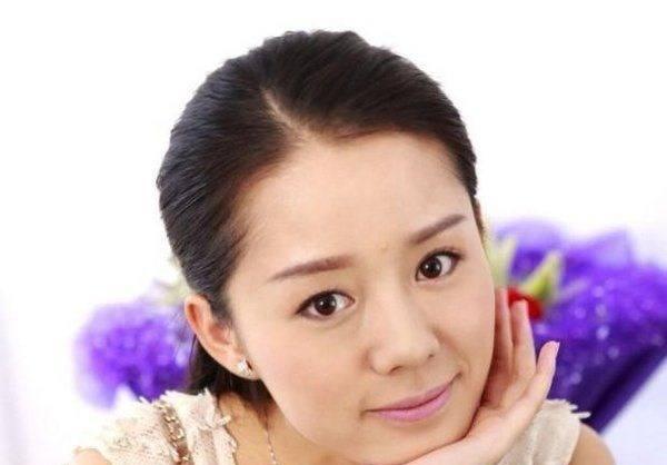 同是杨幂旗下艺人花了大量心血,一个成了流量