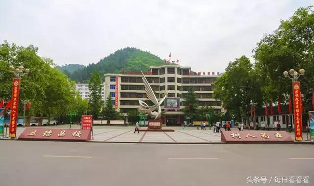 利川一中新校区开工，预计2019年建成，环境设施比肩大学校园