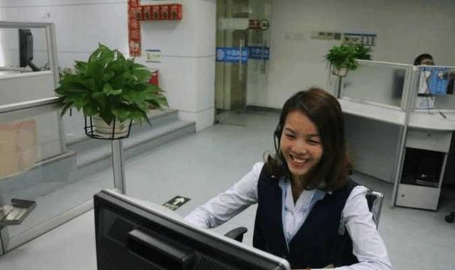 中国移动推销电话越来越多,你知道打电话的客服拿多少工资吗?