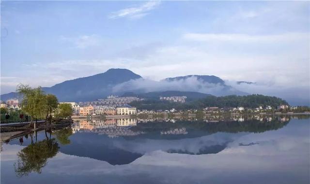 十一假期去腾冲赶边境贸易交易会,要这么玩才