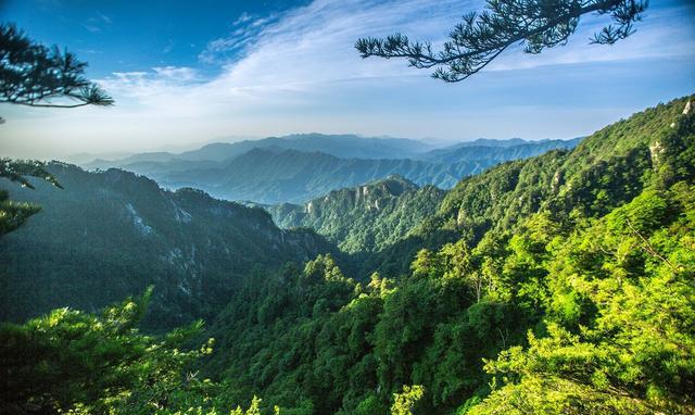 大家都来说说看!是广州白云山好玩,还是洛阳白