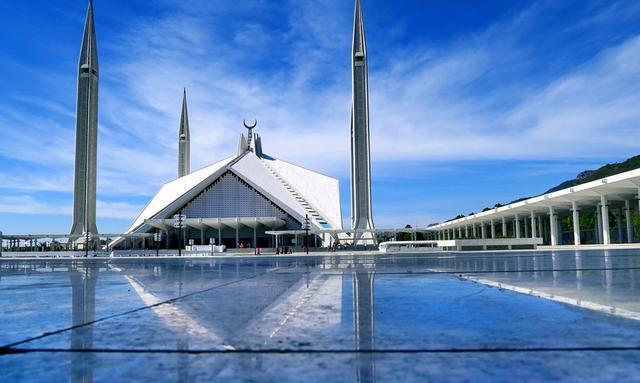 世界上人口排名前10的国家, 发达国家只有三个