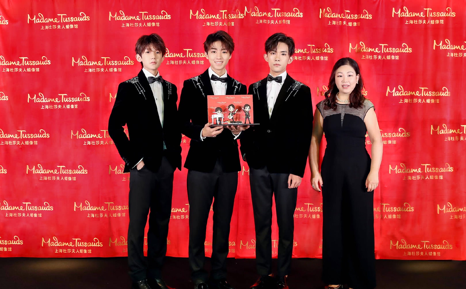 tfboys五岁之际,蜡像入驻上海杜莎夫人蜡像馆,三小只略显羞涩!