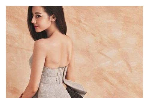 迪丽热芭有“蝴蝶臀”，网友:臀真翘，腿真直!