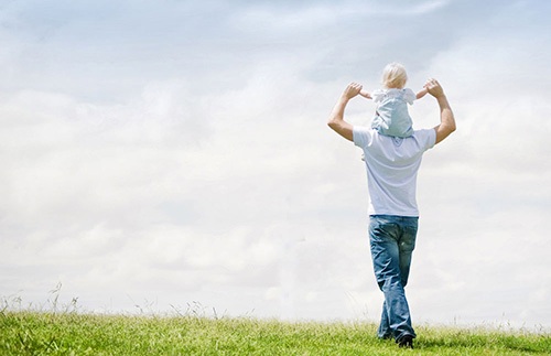 离婚后孩子是父亲带着好还是母亲带着好?