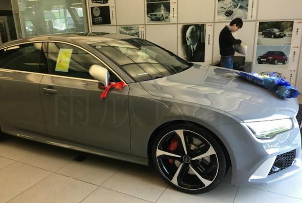 车友花169万提奥迪RS7, 妻子坦言开上300公里时速很轻松