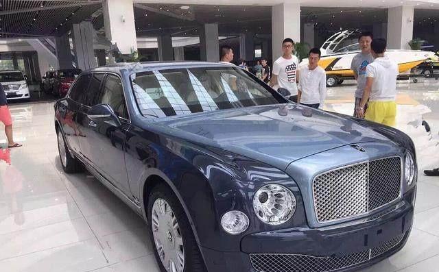 1600万防弹宾利, 卖了4年还未卖出, 再放一年老板都要哭了!