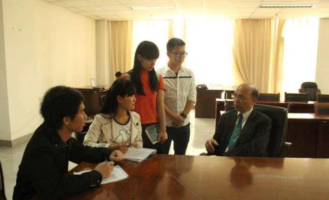 新闻传播学的专业类别多,传媒专业有区别,考生