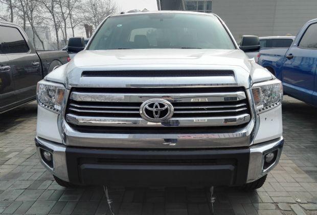 平行进口车：越野卡车轿车三合一 2017款丰田坦途SR5 TRD