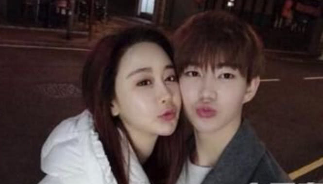 41岁韩女星嫁23岁中国网红富二代,甜蜜到一起