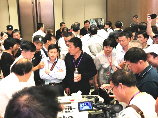 一带一路·瓷韵凤凰尊暨叶宏明孤品瓷品鉴会嘉兴圆满落幕