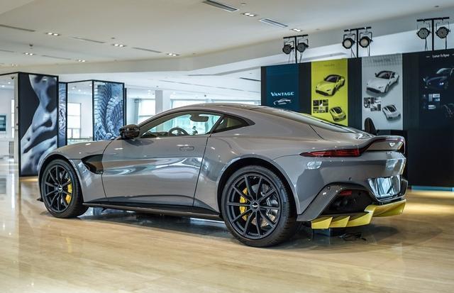 这辆跑车终于接受预定了! 看完实拍199万确实值!