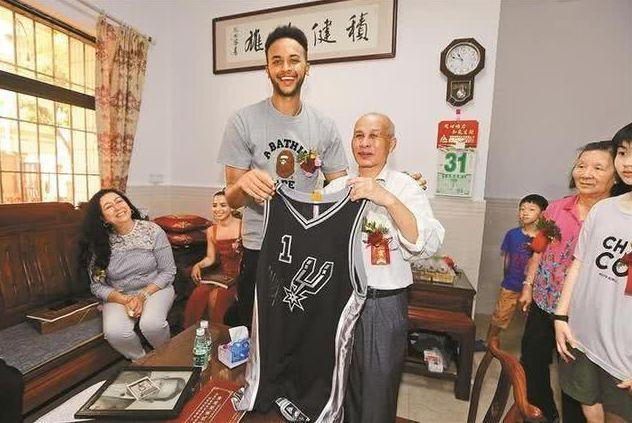 有中国血统的NBA球员:一人有口流利的普通话