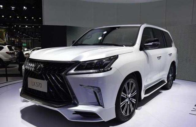 路虎揽胜最怕的对手，5.7L+V8发动机，丰田陆巡在它面前就是小弟