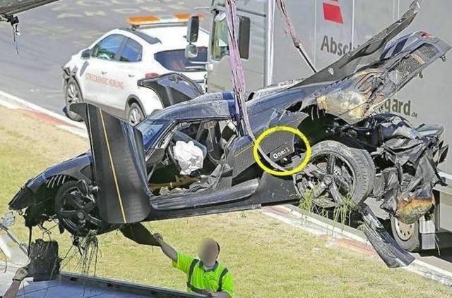 世界仅6辆的豪车已被撞毁1辆，完全秒杀布加迪