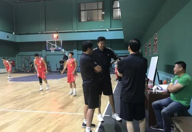 八一男篮新赛季终于要变了,王治郅将顶替阿的