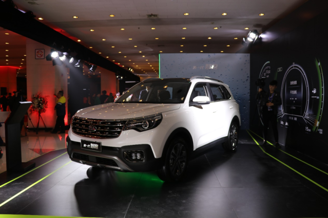 东风悦达起亚新一代智跑正式上市，价格大幅下探，配置明显提升