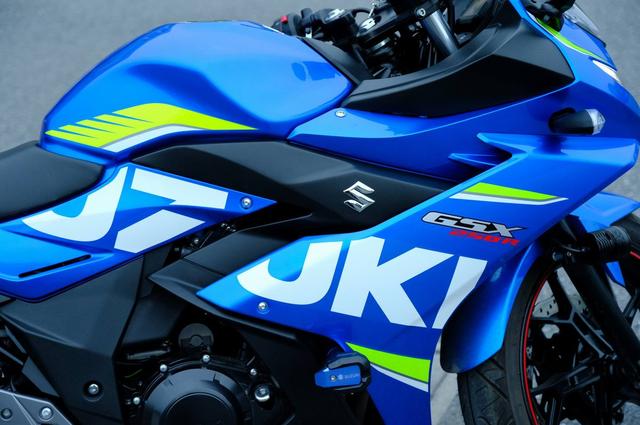 Suzuki GSX250R,suzukigsx250r 咱同事压根没考虑雅马哈飞致250直接订车提豪爵铃木gsx250r