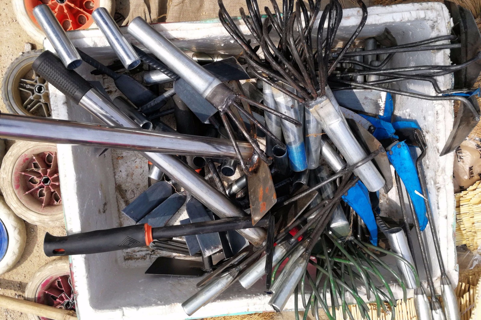 带赶海神器去赶海 事半功倍 大集上有专门出售