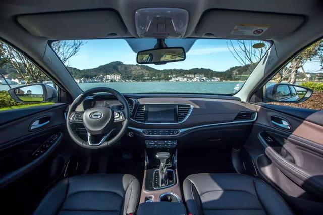 预算10万买车却苦逼了，看上朗逸和这款车，纠结中太无奈