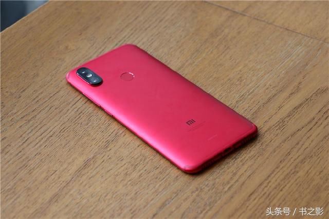 小米热门中端机,骁龙660\\/6 128GB降至1799元