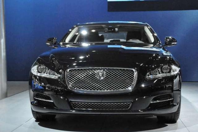 气势和品牌不输奔驰S级，为什么这款捷豹XJL降价50万也没人买？