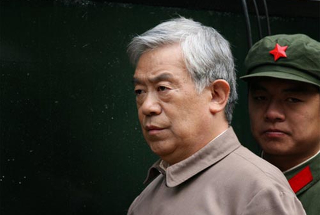 内地70岁以上的男演员,70岁以上男演员内地 他是国家一级演员,是大陆的"黄金配角",70岁仍为儿子事业奔波