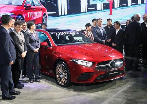 小一号的奔驰，运动典范，颜值让我怀疑生活！