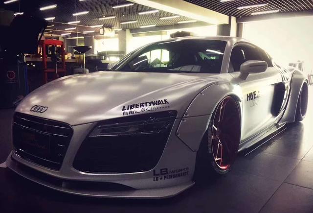 厉害了 奥迪R8爆改气动避震加宽体更加凶猛霸气的低趴姿态