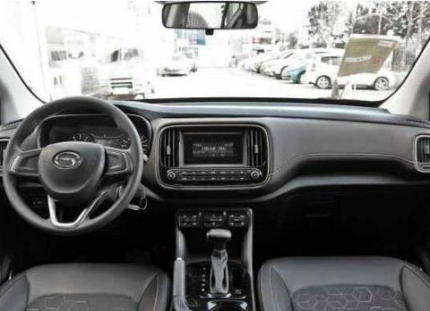 GL6难卖，这车卖15万开出埃尔法的气势，7座，侧滑门