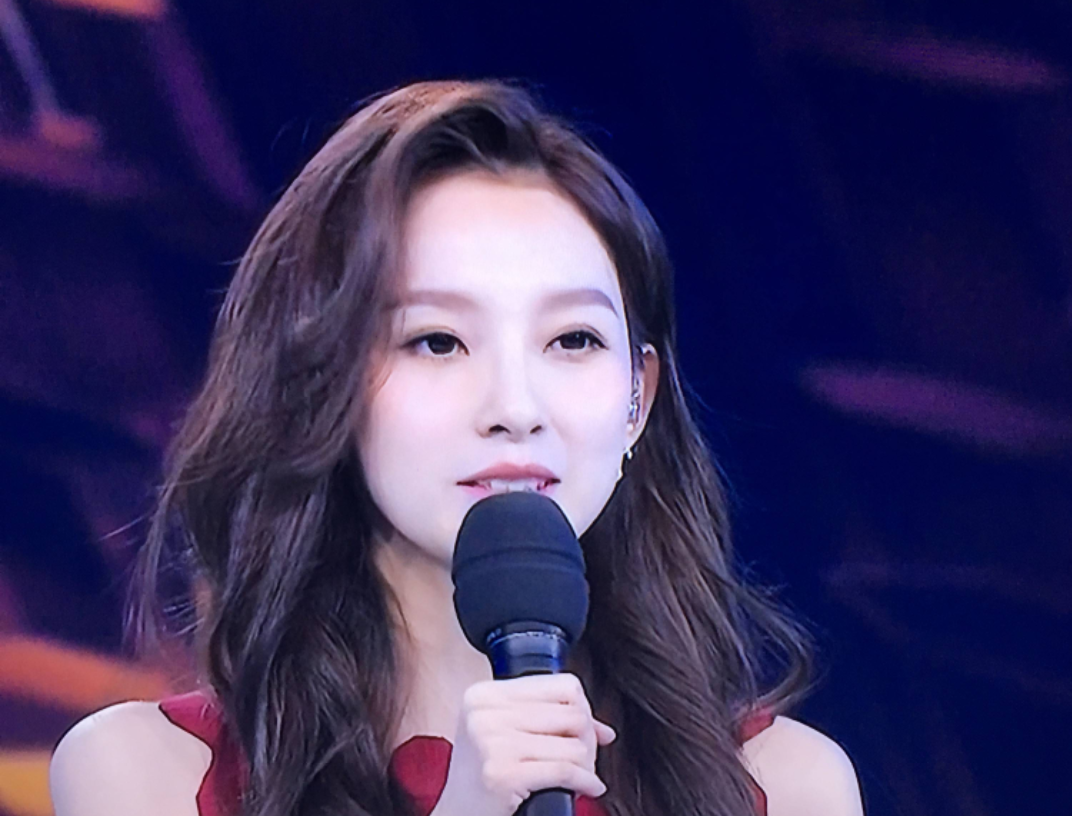 美女马凡舒主持世界杯节目豪门盛宴,她的主持