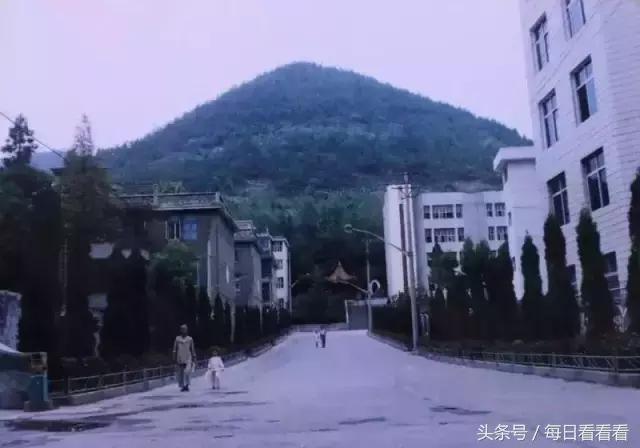 利川一中新校区开工，预计2019年建成，环境设施比肩大学校园