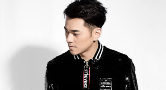 主持出道,他是薛之谦挚友,跟着马云学创业,如今