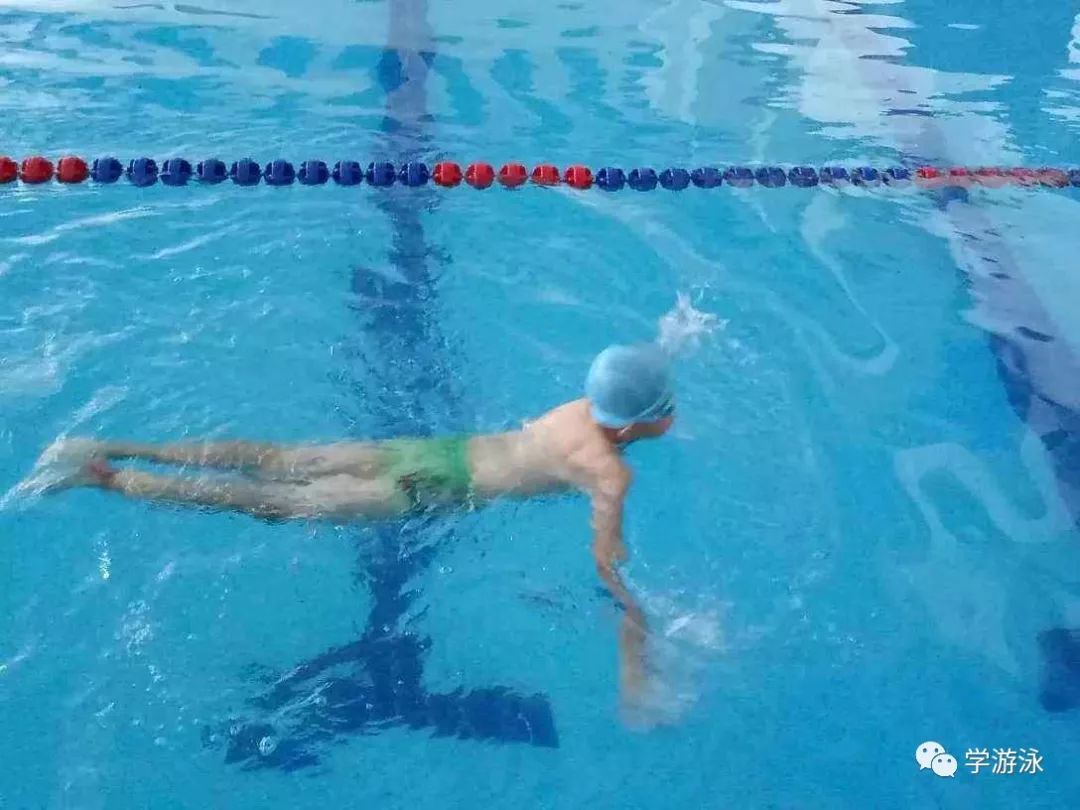 蛙泳划水、打水技巧练习!必看的好贴