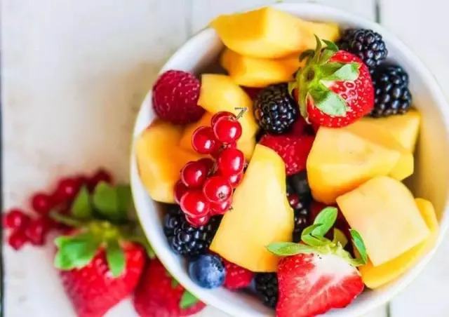 最减肥的水果_牛奶近乎完美 高考提高记忆力的15种食物